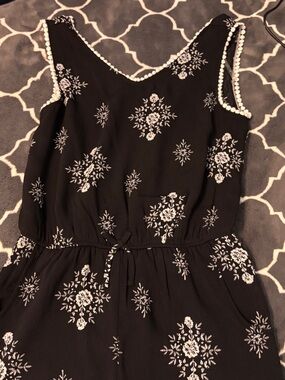 paper doll Black and White Floral Sleeveless Romper
